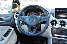 2015款奔驰B200动感型