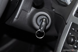 标致307三厢2.0L自动舒适版