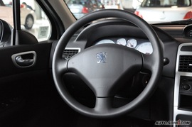 标致307三厢2.0L自动舒适版