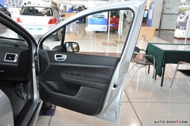 标致307三厢2.0L自动舒适版