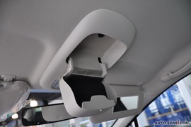 标致307三厢2.0L自动舒适版