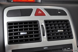 标致307三厢2.0L自动舒适版