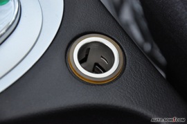 标致307三厢2.0L自动舒适版