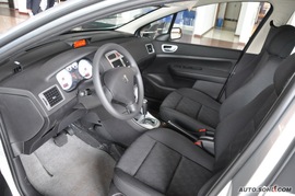 标致307三厢2.0L自动舒适版