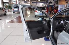 标致307三厢2.0L自动舒适版