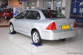 标致307三厢2.0L自动舒适版