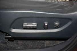 2013款现代全新胜达2.0T自动四驱顶级型