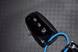 2013款现代全新胜达2.0T自动四驱顶级型