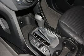 2013款现代全新胜达2.0T自动四驱顶级型