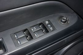 2014款Jeep自由客2.0L运动增强版