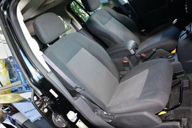 2014款Jeep自由客2.0L运动增强版