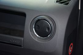 2014款Jeep自由客2.0L运动增强版
