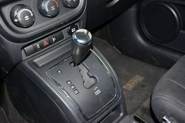 2014款Jeep自由客2.0L运动增强版