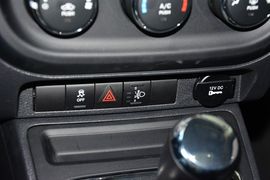 2014款Jeep自由客2.0L运动增强版