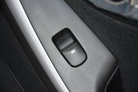2015款现代朗动1.6L自动领先型