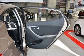 2015款现代朗动1.6L自动领先型
