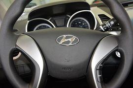 2015款现代朗动1.6L自动领先型