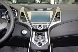 2015款现代朗动1.6L自动领先型