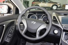 2015款现代朗动1.6L自动领先型