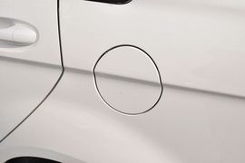 2015款绅宝D20三厢