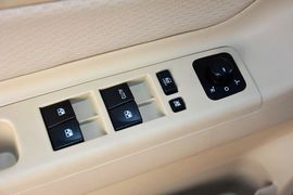 2015款绅宝D20三厢