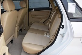 2015款绅宝D20三厢