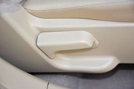 2015款绅宝D20三厢