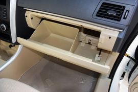 2015款绅宝D20三厢