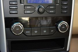 2015款绅宝D20三厢