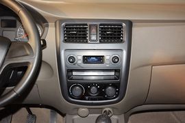 2015款五菱宏光V