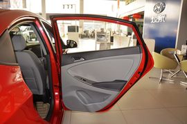 2014款现代瑞纳三厢1.4L自动智能型GLS