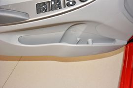 2014款现代瑞纳三厢1.4L自动智能型GLS