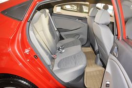 2014款现代瑞纳三厢1.4L自动智能型GLS