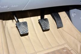 2014款现代瑞纳三厢1.4L自动智能型GLS