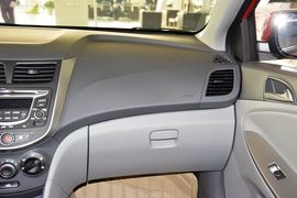 2014款现代瑞纳三厢1.4L自动智能型GLS