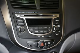 2014款现代瑞纳三厢1.4L自动智能型GLS