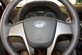 2014款现代瑞纳三厢1.4L自动智能型GLS