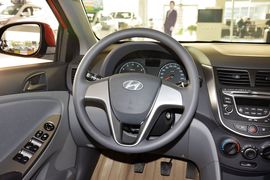 2014款现代瑞纳三厢1.4L自动智能型GLS