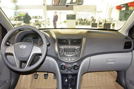 2014款现代瑞纳三厢1.4L自动智能型GLS