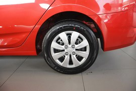 2014款现代瑞纳三厢1.4L自动智能型GLS