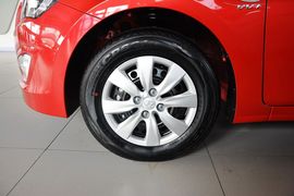 2014款现代瑞纳三厢1.4L自动智能型GLS