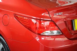 2014款现代瑞纳三厢1.4L自动智能型GLS