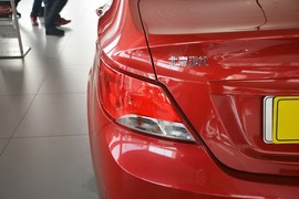 2014款现代瑞纳三厢1.4L自动智能型GLS