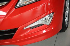 2014款现代瑞纳三厢1.4L自动智能型GLS