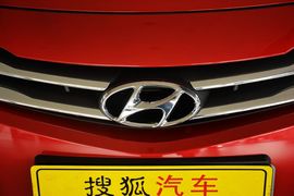 2014款现代瑞纳三厢1.4L自动智能型GLS