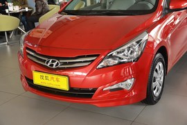 2014款现代瑞纳三厢1.4L自动智能型GLS