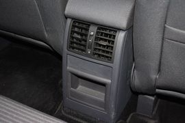 2015款大众途安1.4T手动舒适版5座