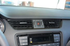 2015款斯柯达明锐1.6L手动逸致版