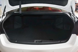 2015款丰田皇冠2.5L尊享版