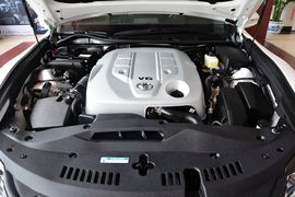 2015款丰田皇冠2.5L尊享版